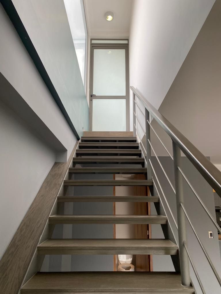 7 de 18: Escaleras hacia Roof Garden 