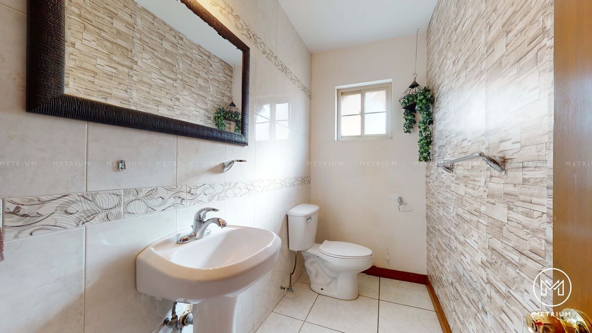 3 de 20: Medio baño planta baja