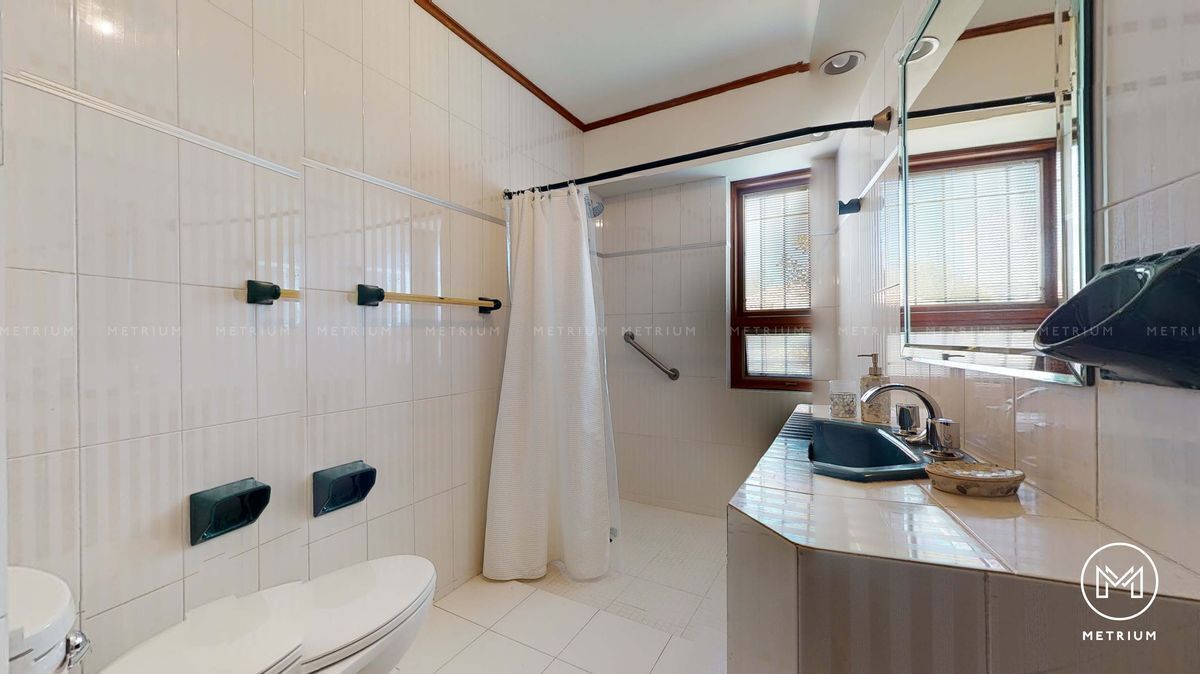 12 of 13: Recamara secundaria 3 