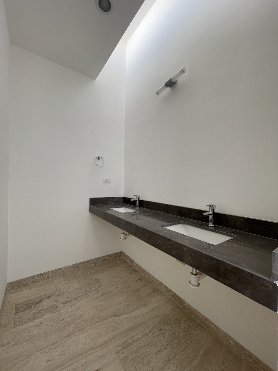 11 de 16: Baño, Recámara Principal