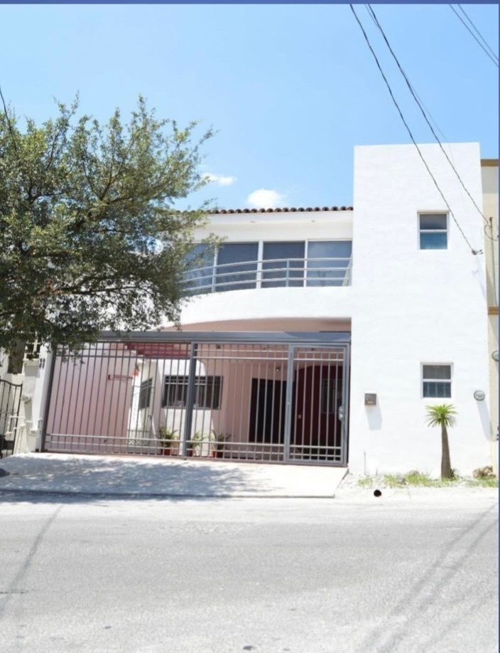 Casa Amueblada en Renta Col. Pedregal de la Silla