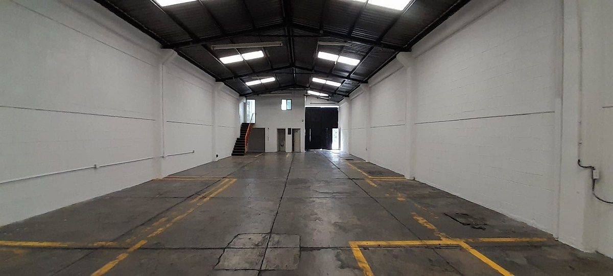 Area de Bodega y oficinas, foto 1 de 15
