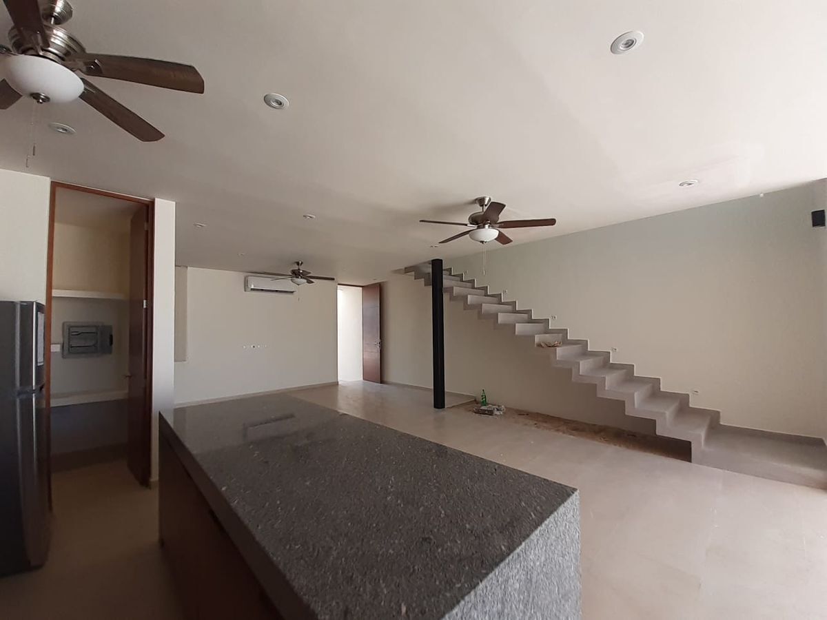 4 of 22: Sala comedor