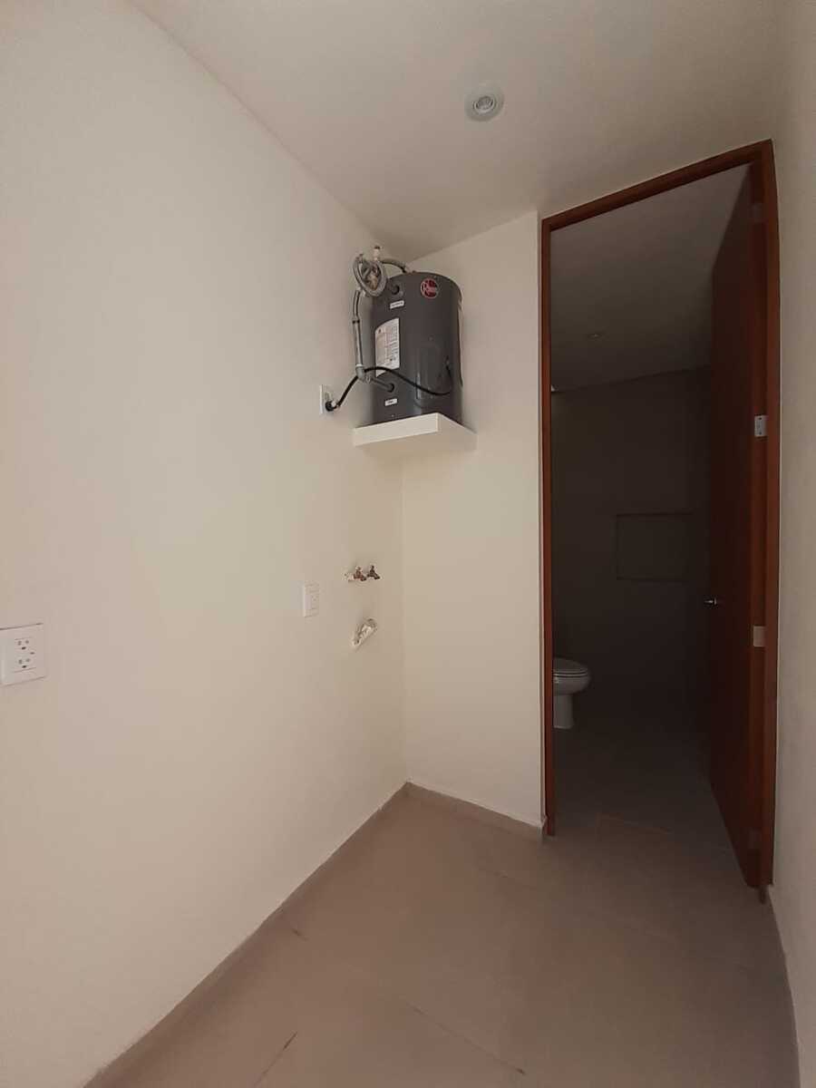 11 of 22: cuarto de servicio