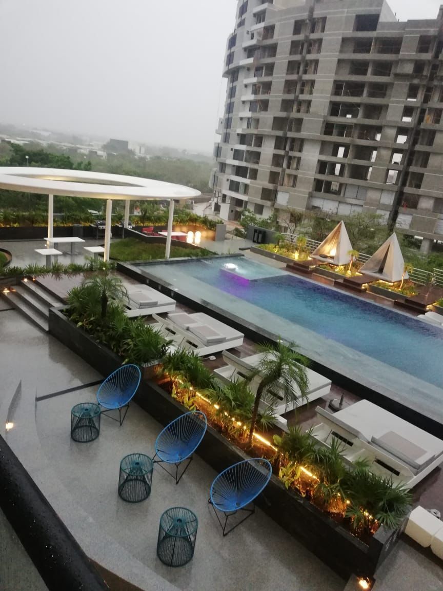 22 of 34: Asoladores y canal de nado.