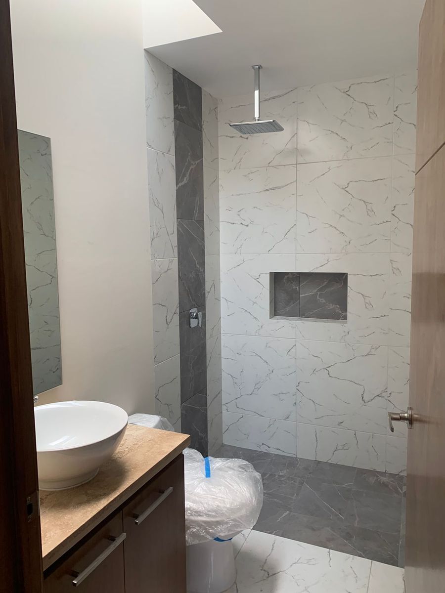 11 de 20: Baño recámara secundaria 1