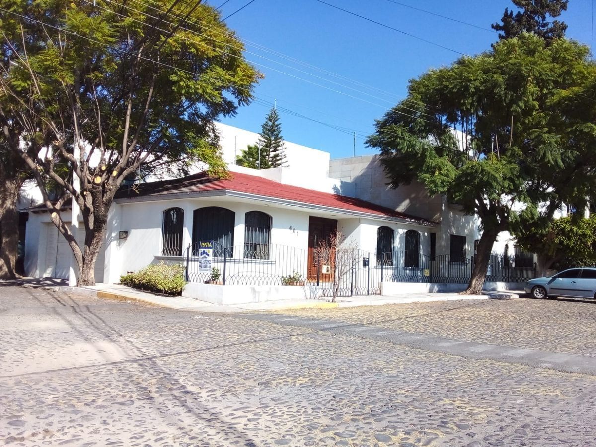 2 de 15: Casa en Venta Colonia Carretas Querétaro, excelente precio. 