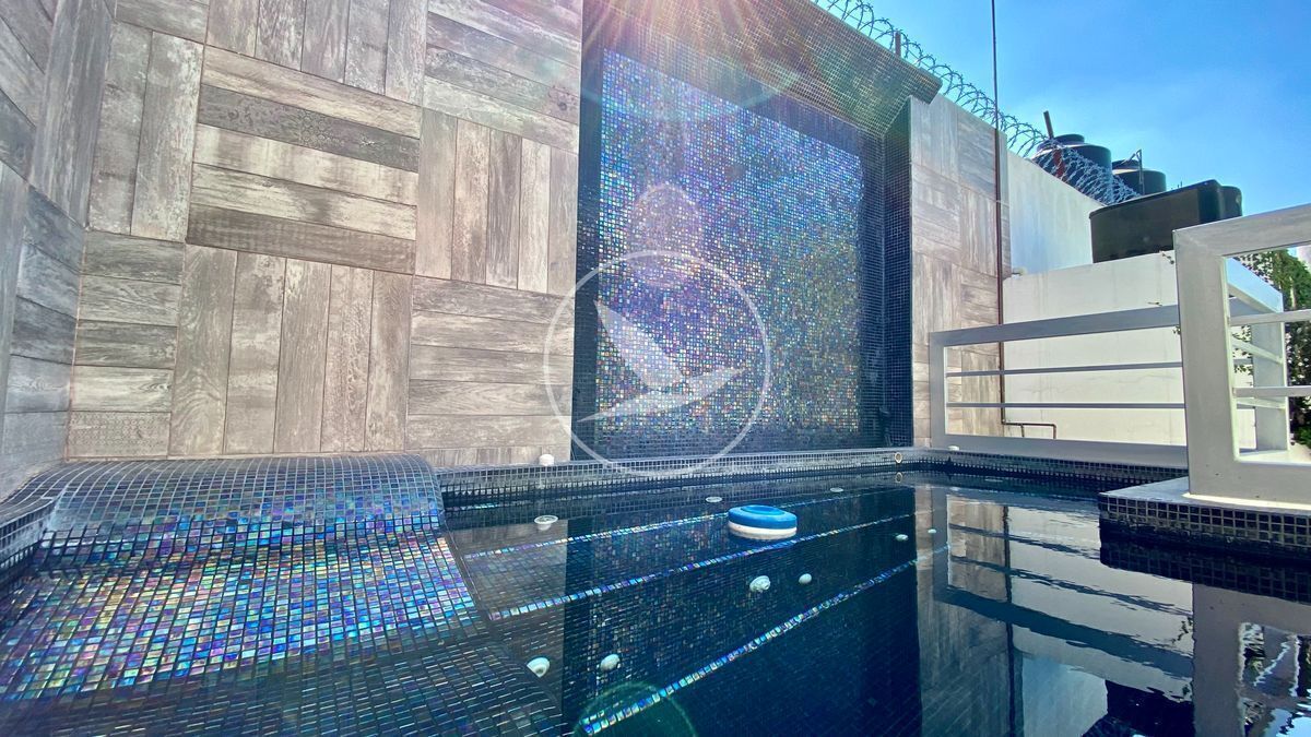 3 of 35: Jacuzzi