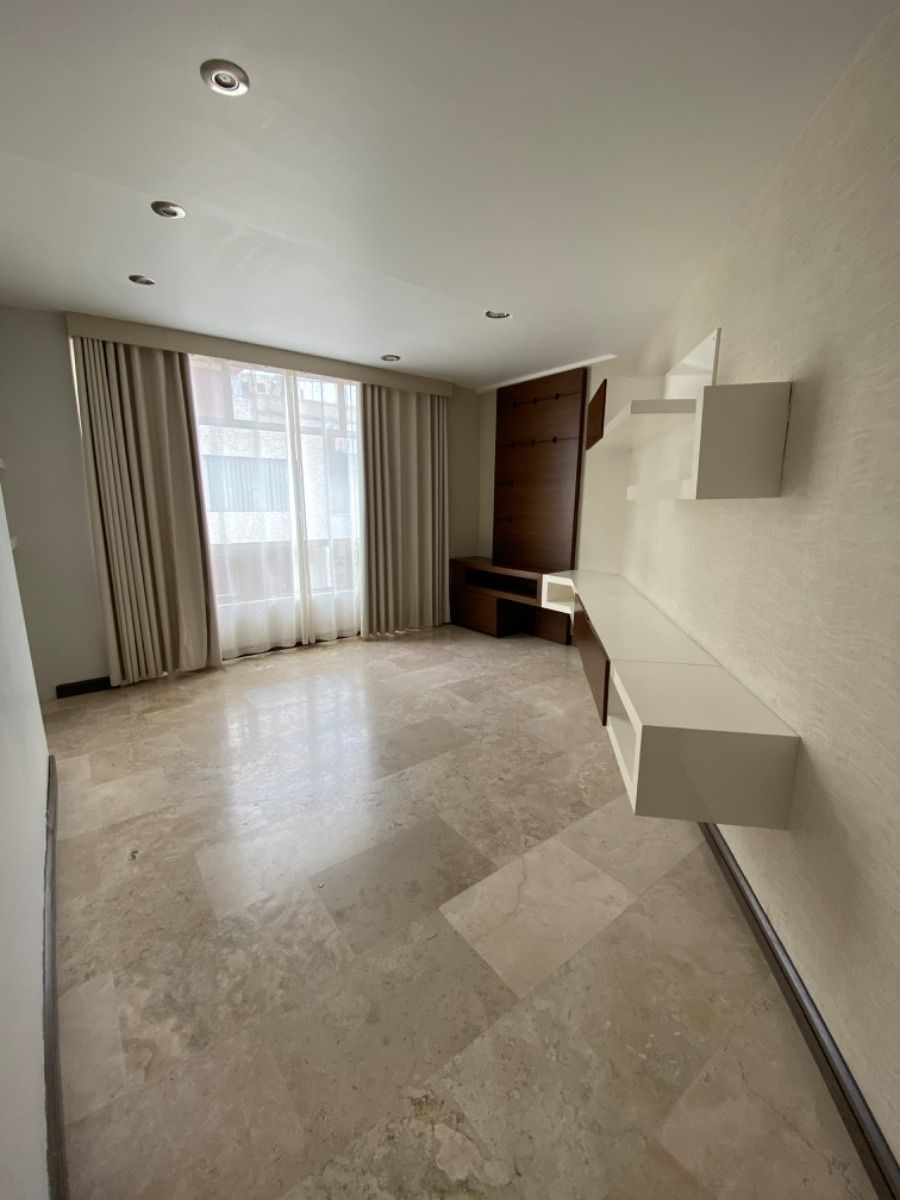 20 de 27: Sala de TV