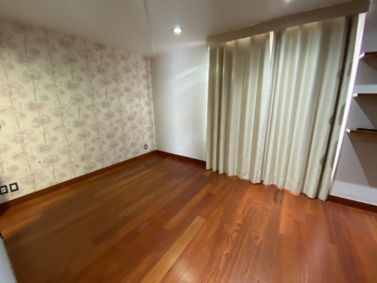 17 de 27: Segunda recámara secundaria con baño