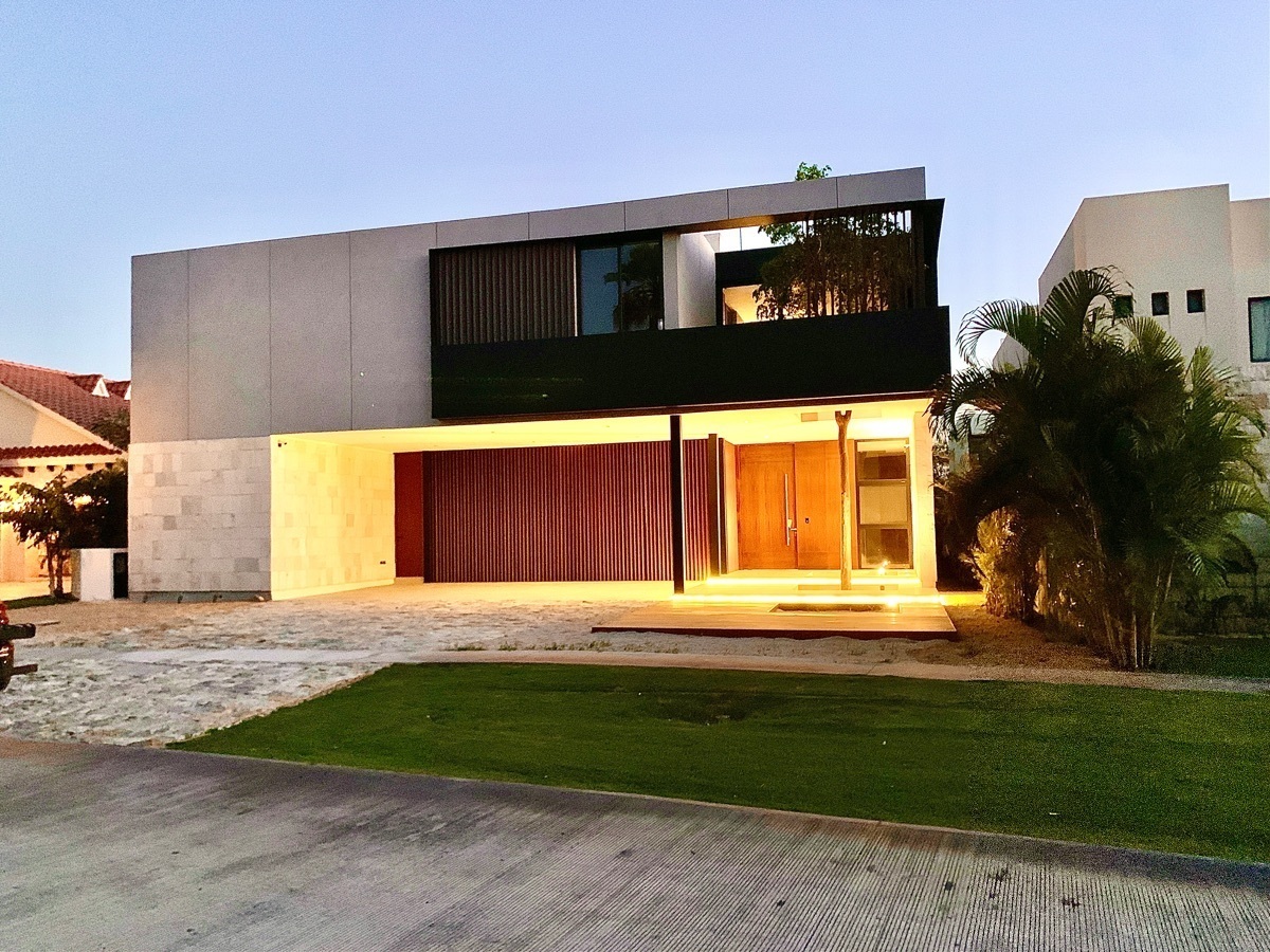 Espectacular Residencia en Venta, Yucatan Country Club.