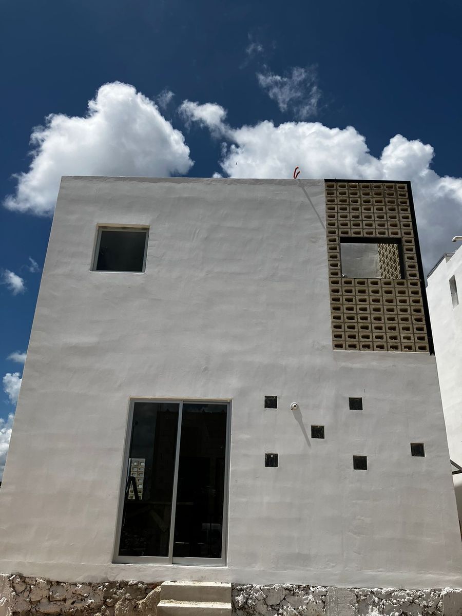 3 of 25: Fachada