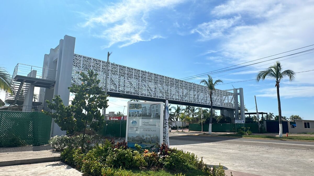 39 of 51: Puente privado