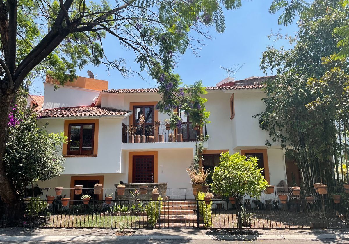 CASA EN VENTA EN CHIMALISTAC | EasyBroker