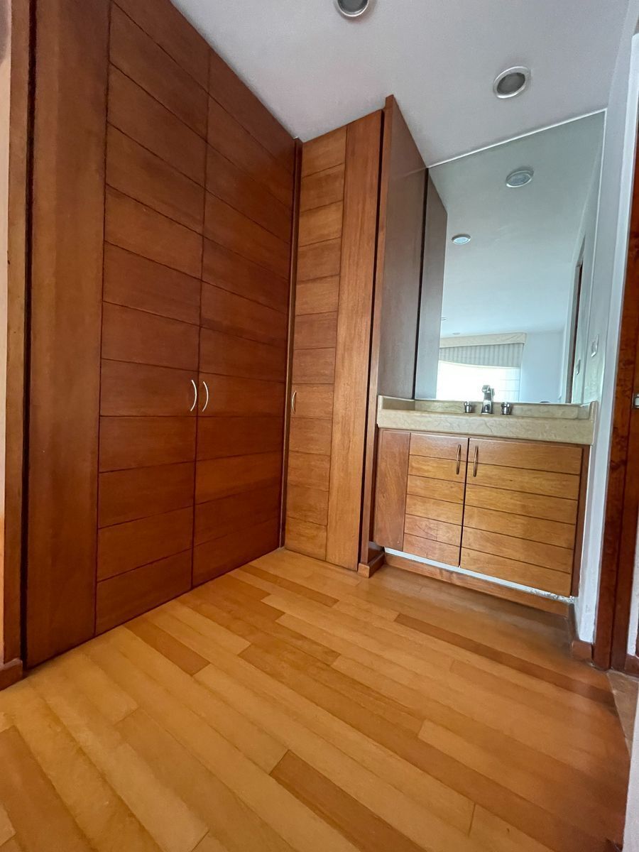 19 de 24: Vestidor Recamara Secundaria