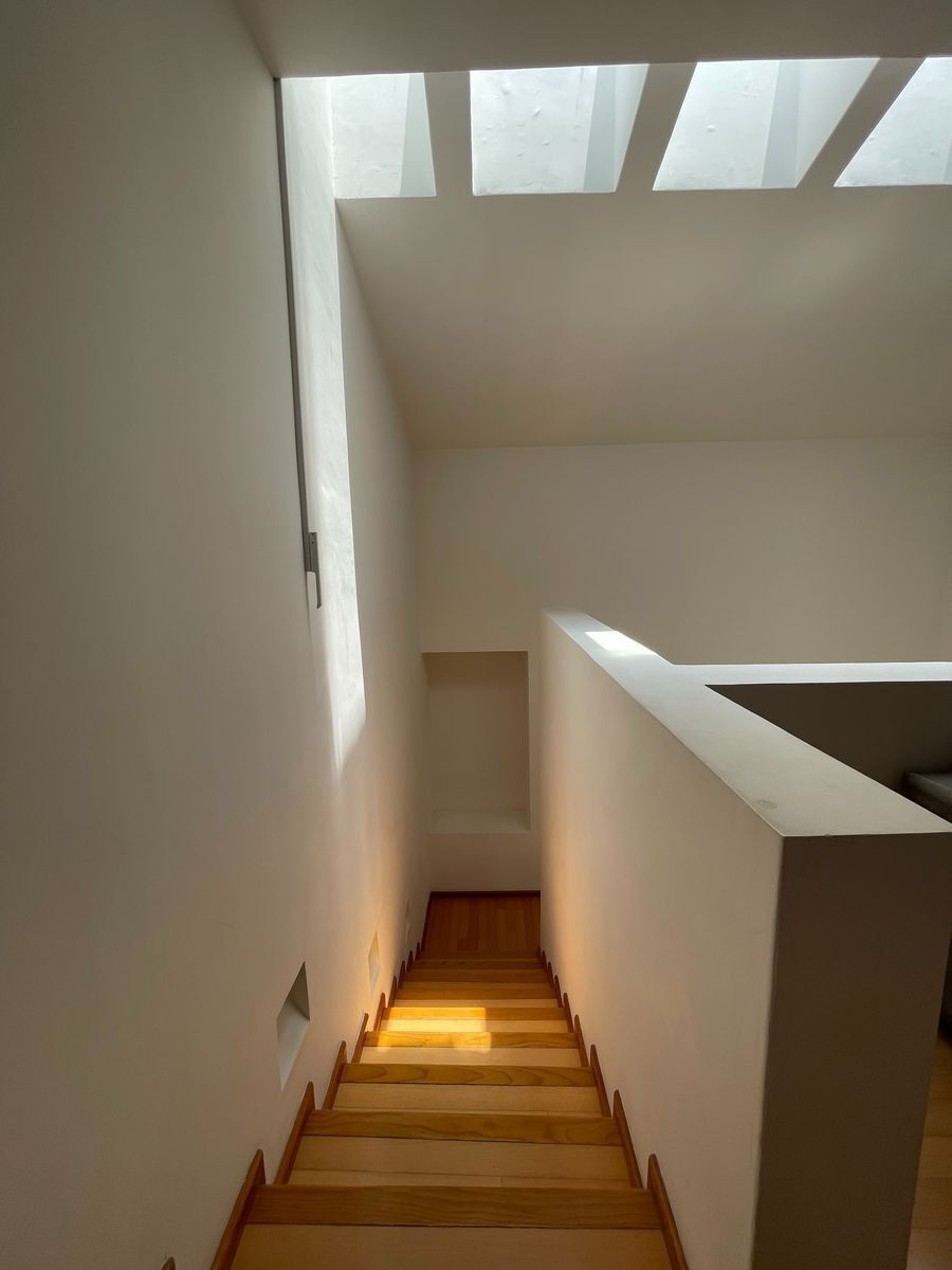 12 de 24: Escaleras acceso a Planta Alta