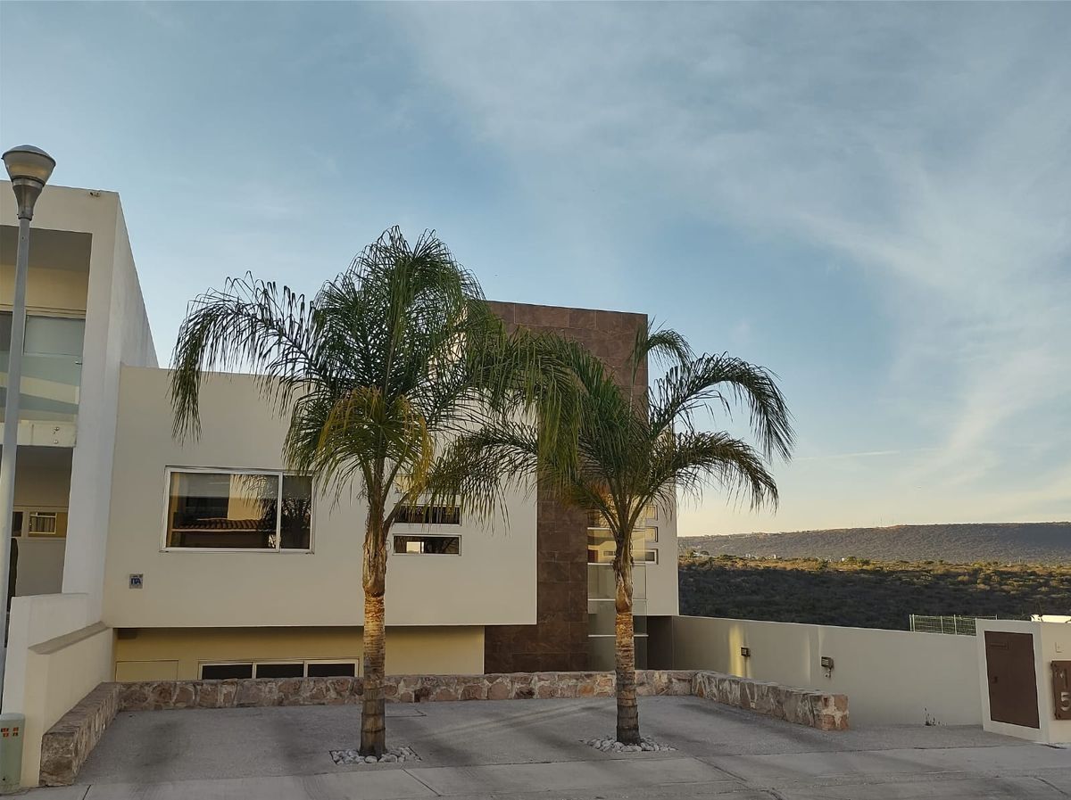 EXCLUSIVA CASA EN VENTA MISION SAN JERONIMO QUERETARO