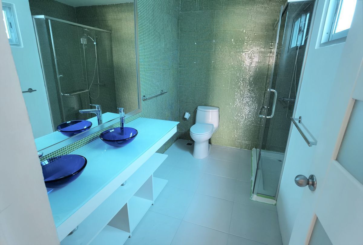 9 de 24: Baño Hab 2