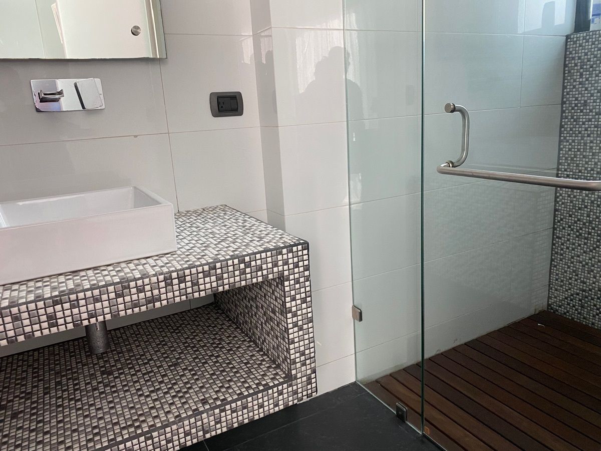 baños modernos iluminados, foto 26 de 31