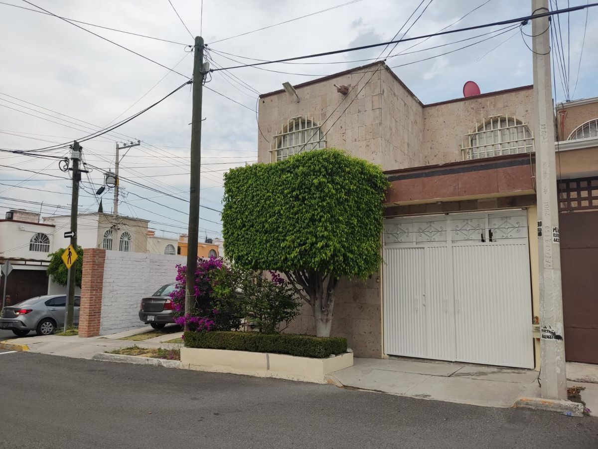 CASA EN VENTA EN MISION SAN CARLOS IV CORREGIDORA