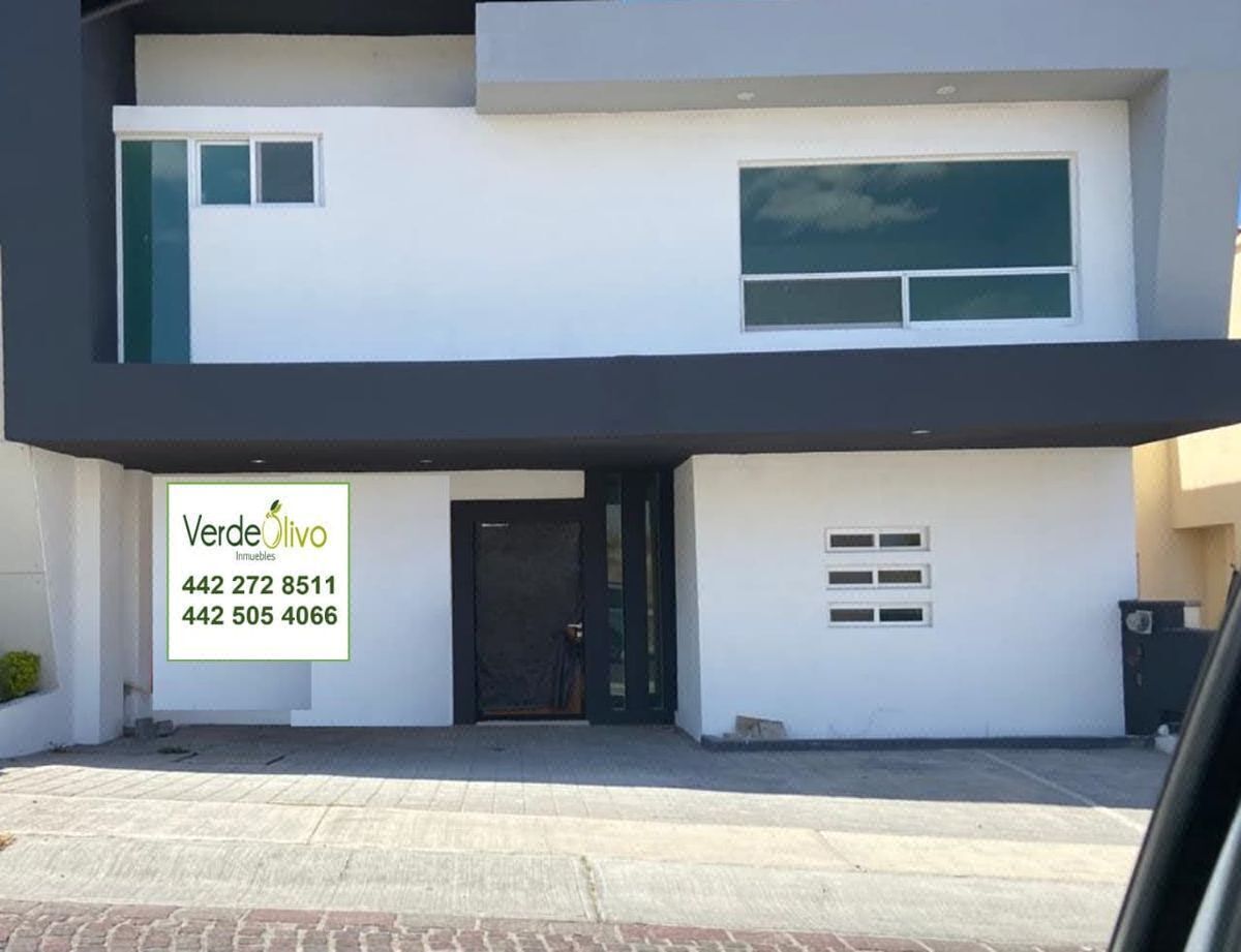 Casa en venta en cumbres del lago Juriquilla 4 Rec. una en PB, con alberca