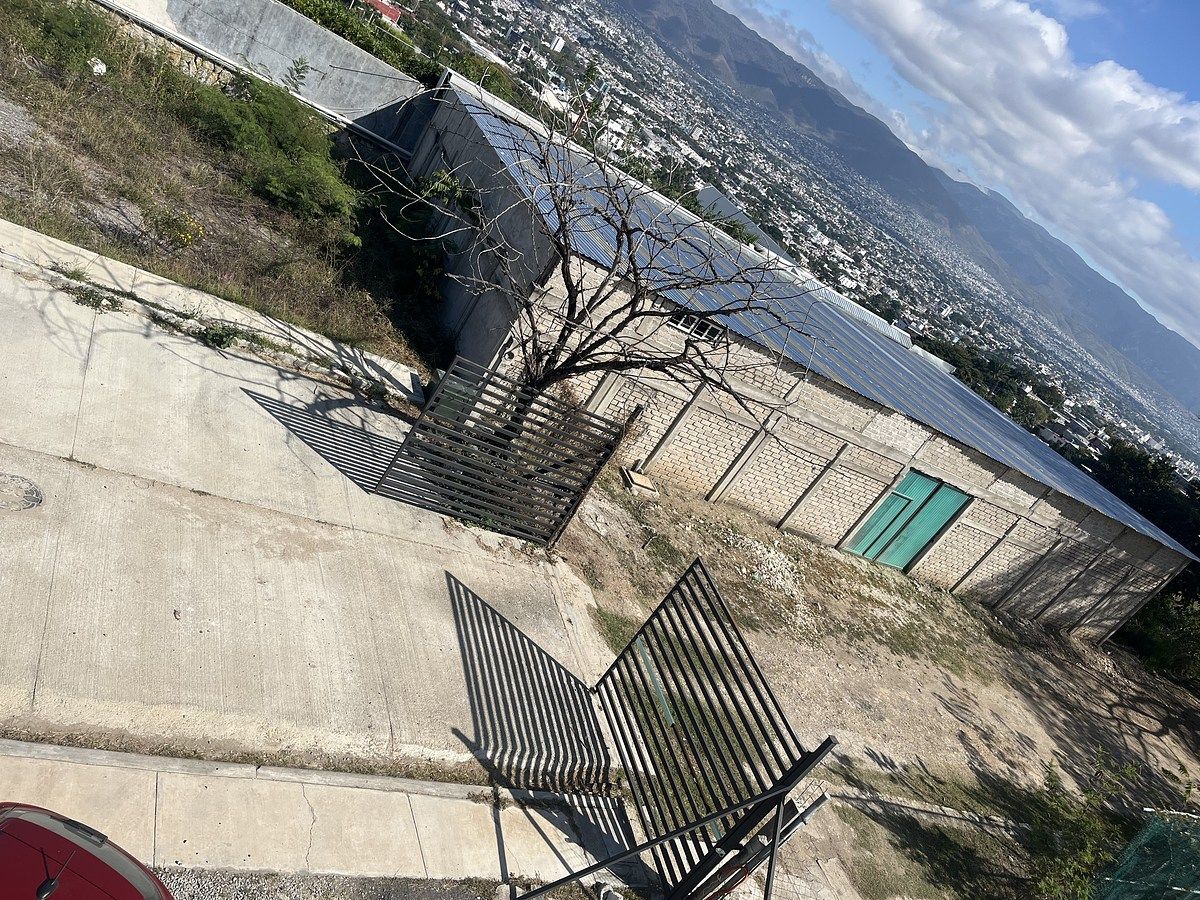 9 de 29: Vista a la entrada