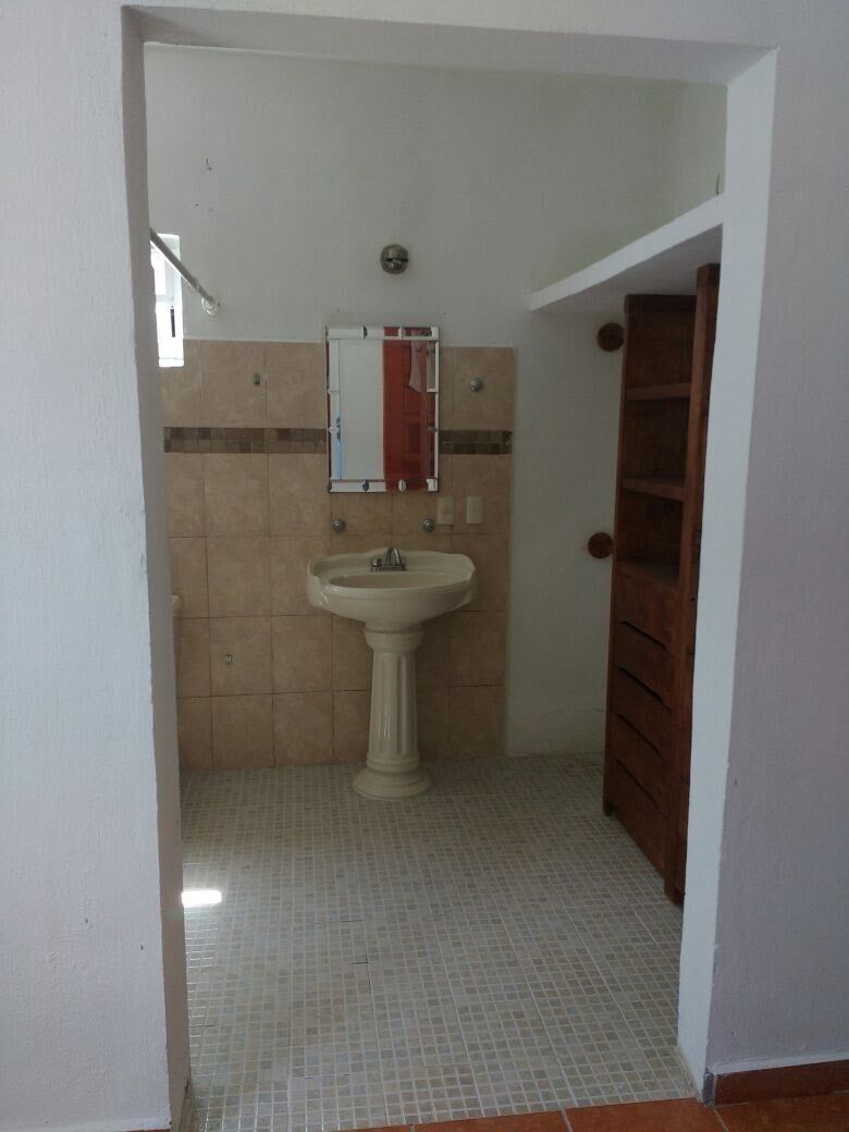 6 de 29: Baño y closet recámara   en planta baja