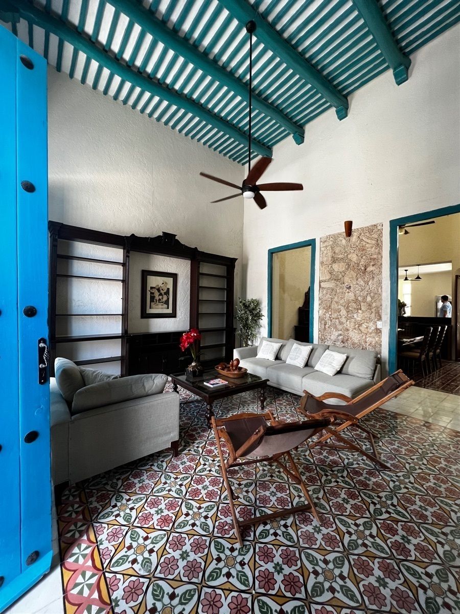 EN RENTA - CASA COLONIAL AMUEBLADA  CON ALBERCA, foto 1 de 39