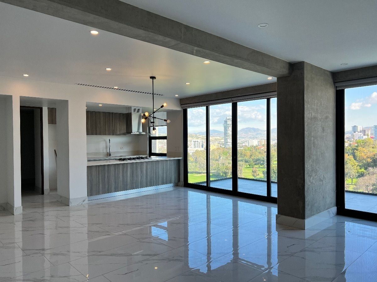 2 of 21: Área de comedor 