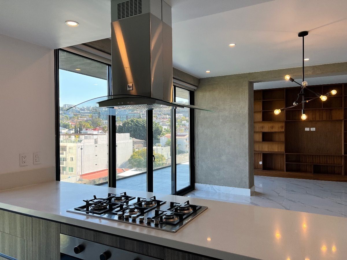 4 of 21: Cocina equipada