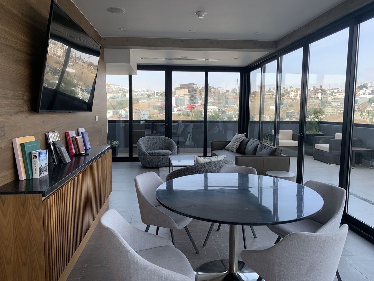 20 of 21: Sala de entretenimiento