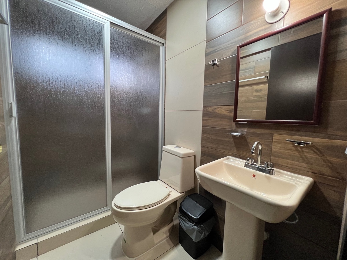 14 de 28: Baño Completo