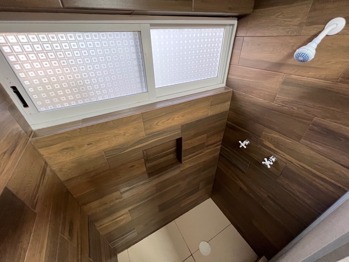 16 de 28: Baño Completo