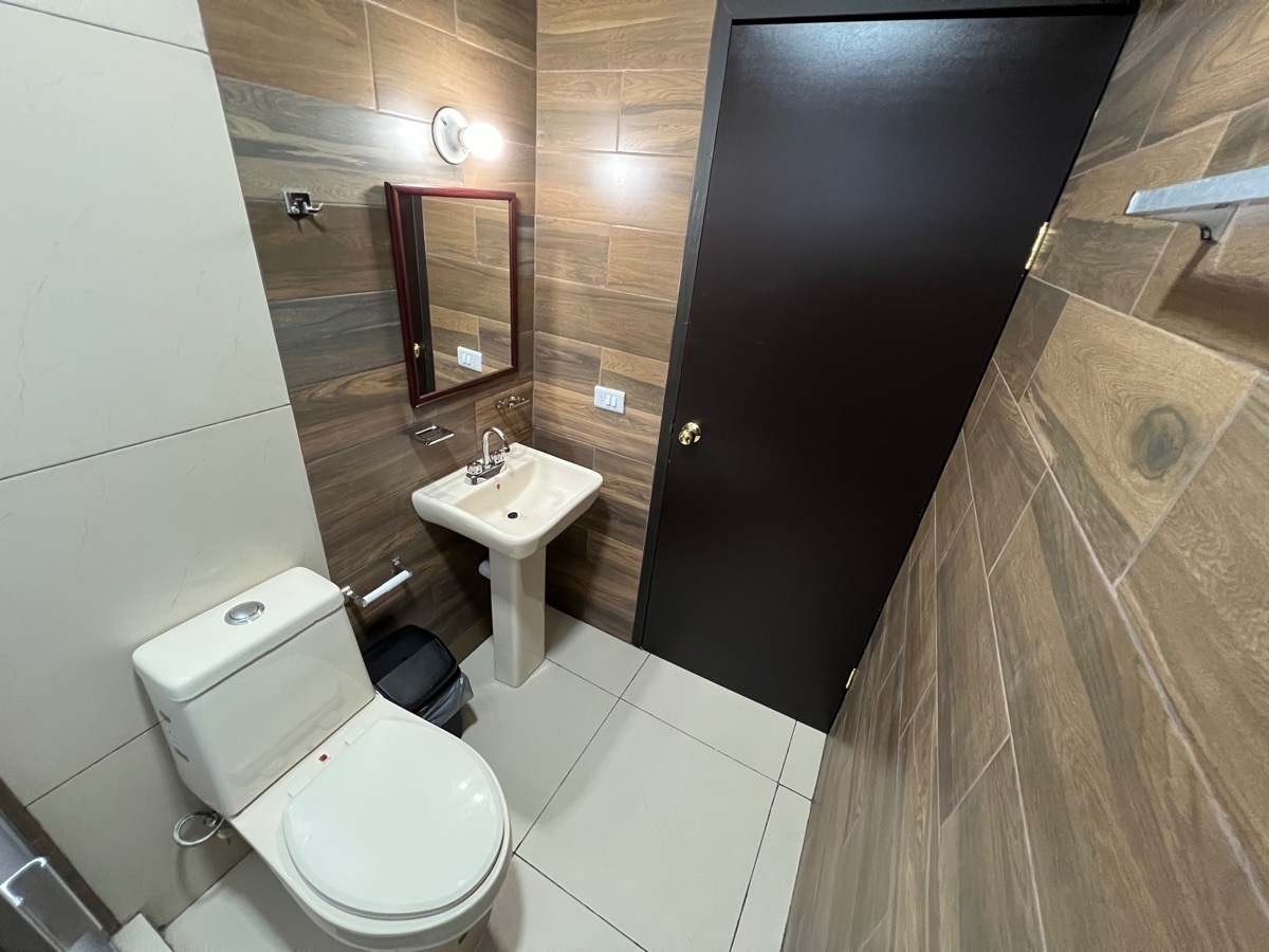 17 de 28: Baño Completo