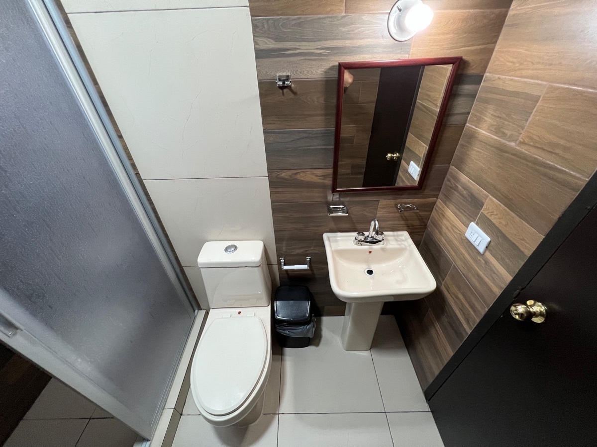 18 de 28: Baño Completo