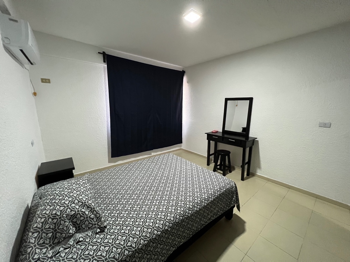 24 de 28: Recámara 2