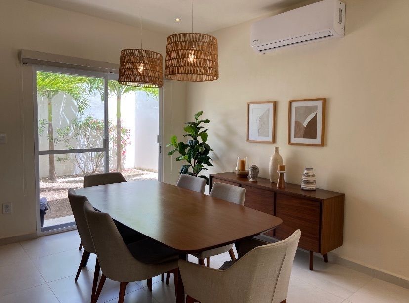 CASA EN PLAYA DEL CARMEN EN VENTA, EN SELVANOVA, 3 RECÁMARAS, FRENTE A  ALBERCA