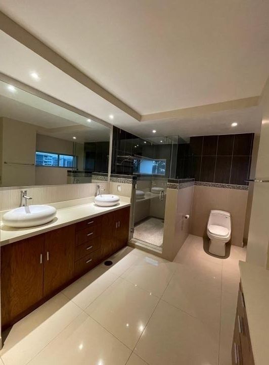 3 de 33: Baño principal 