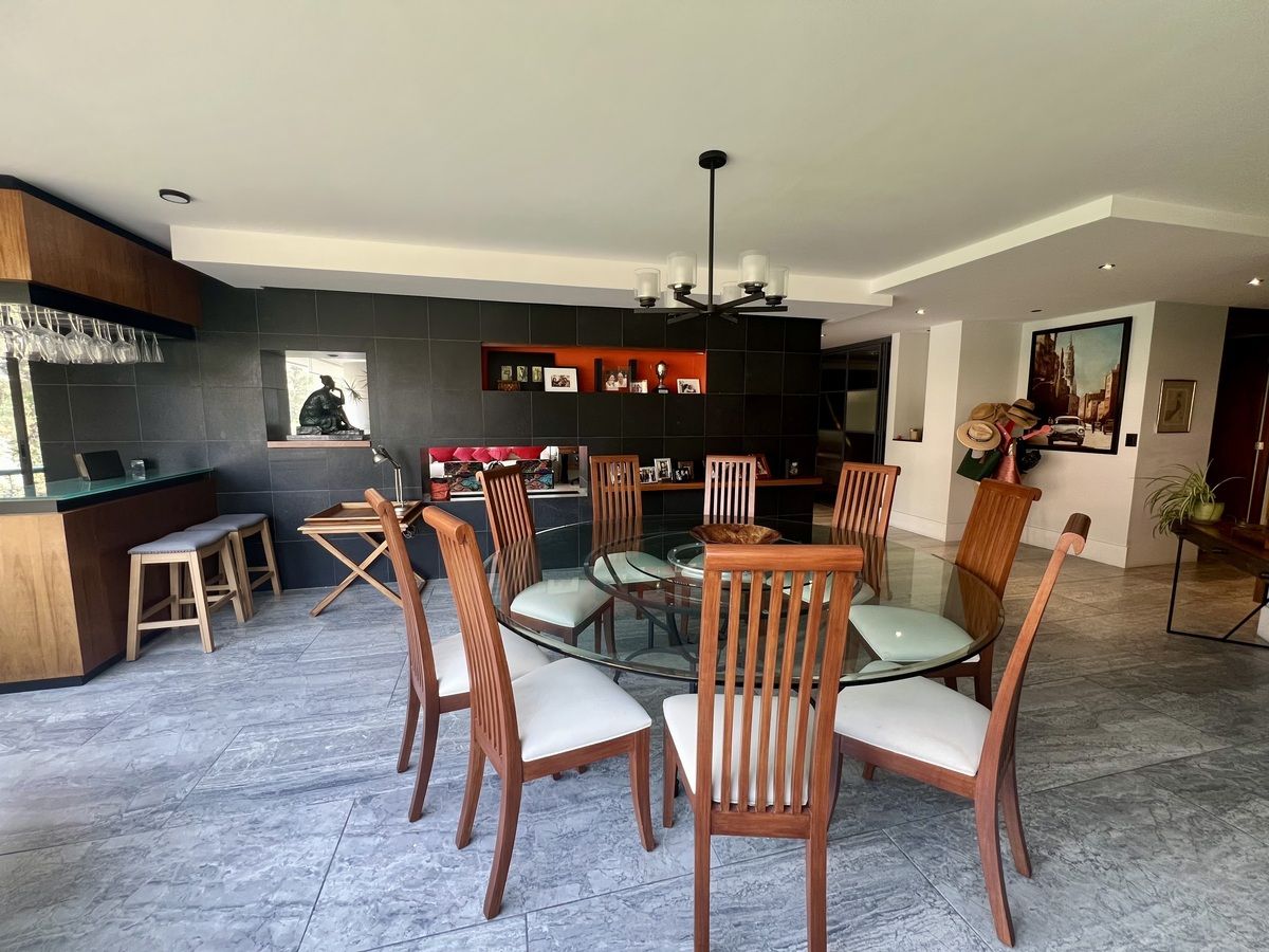 6 de 31: comedor con bar