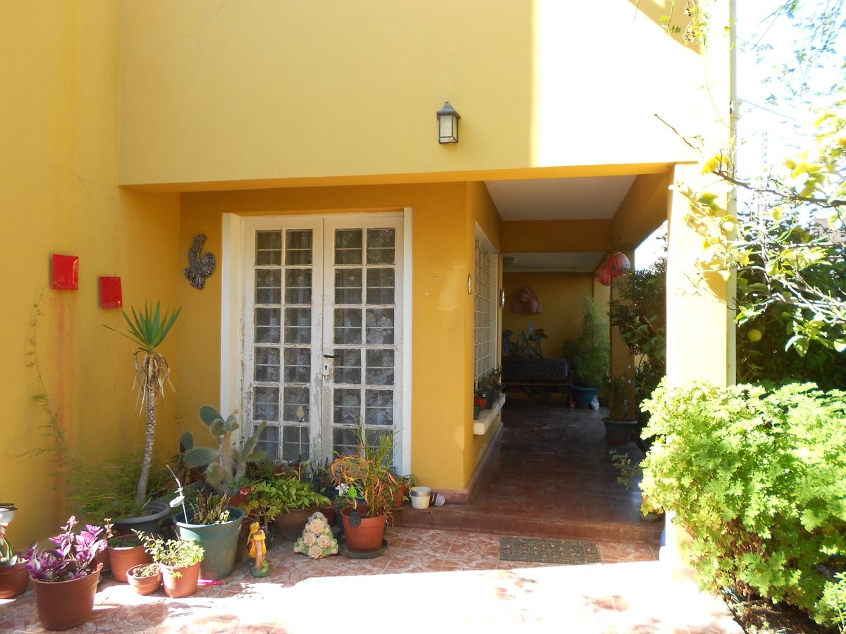 Estupenda y  Completamente Remodelada, foto 1 de 6