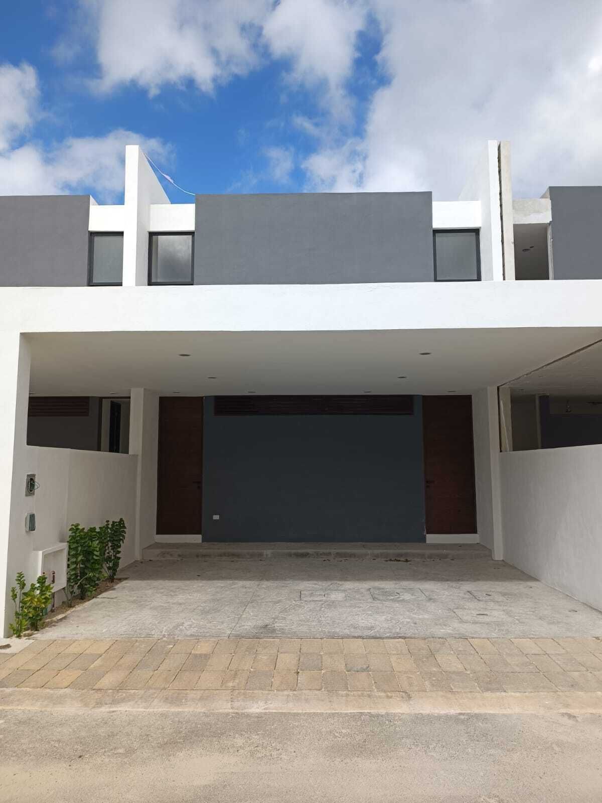 2 de 13: Fachada Principal
