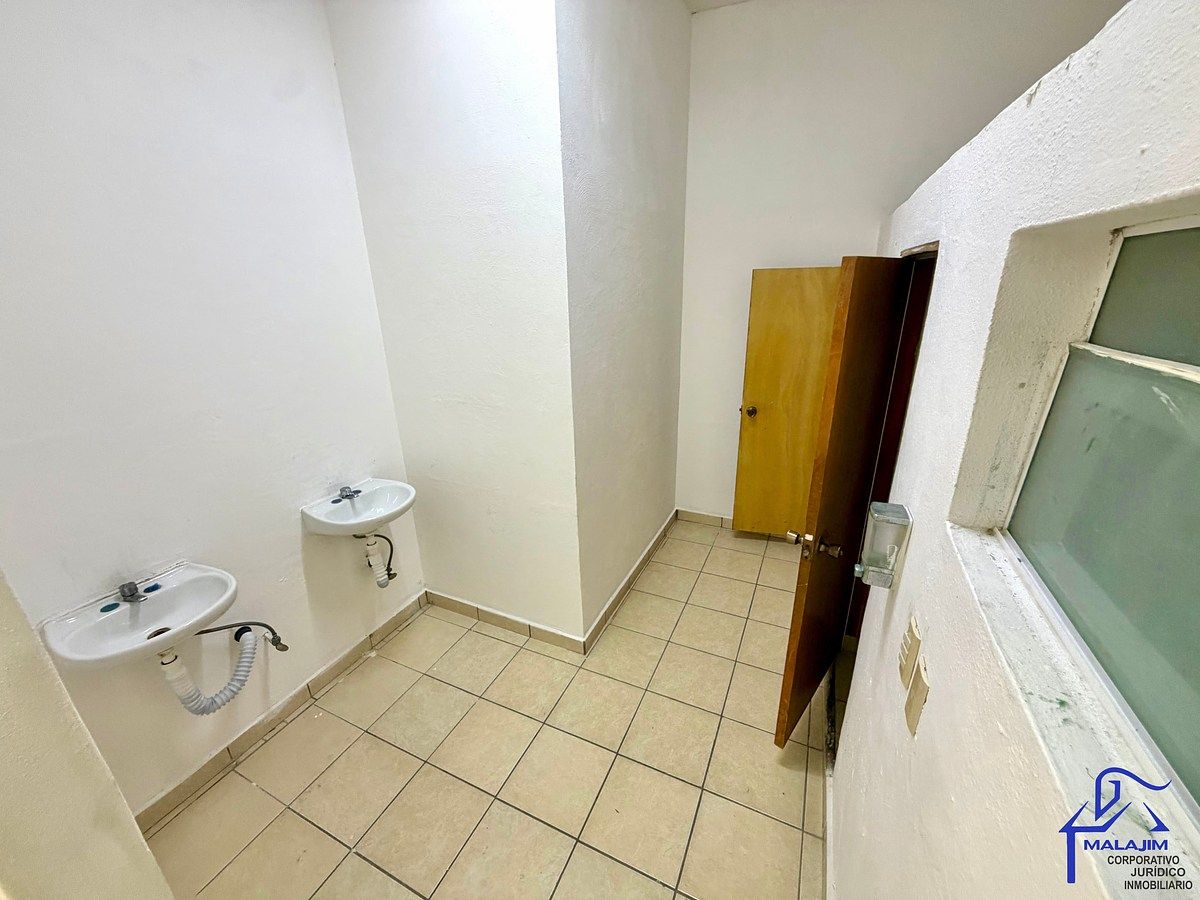 2 medios baños en P/B, foto 5 de 44