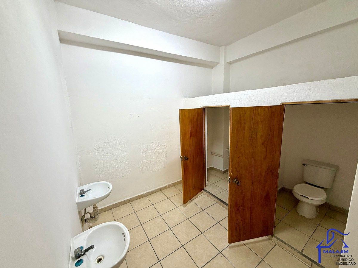 2 medios baños en P/B, foto 6 de 44