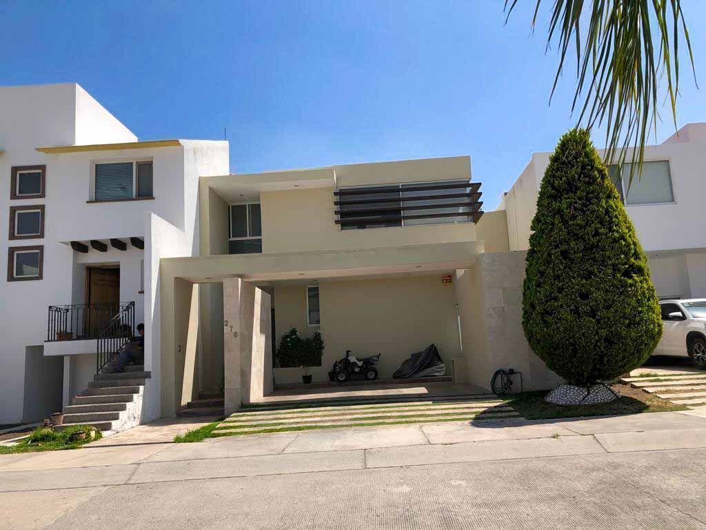 casa en venta Miravalle con estudio en planta baja