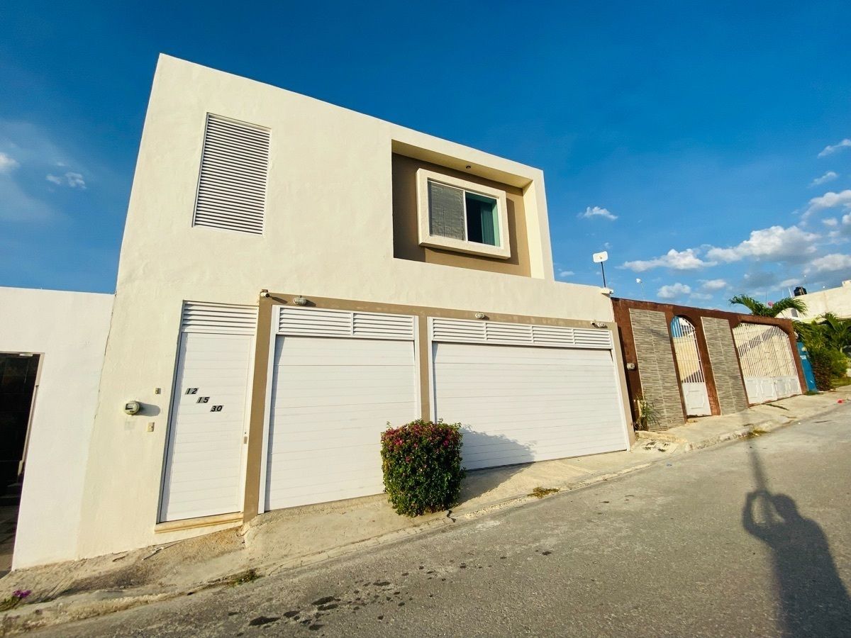 CASA EN VENTA EN FRACCIONAMIENTO VILLAS DE KALA