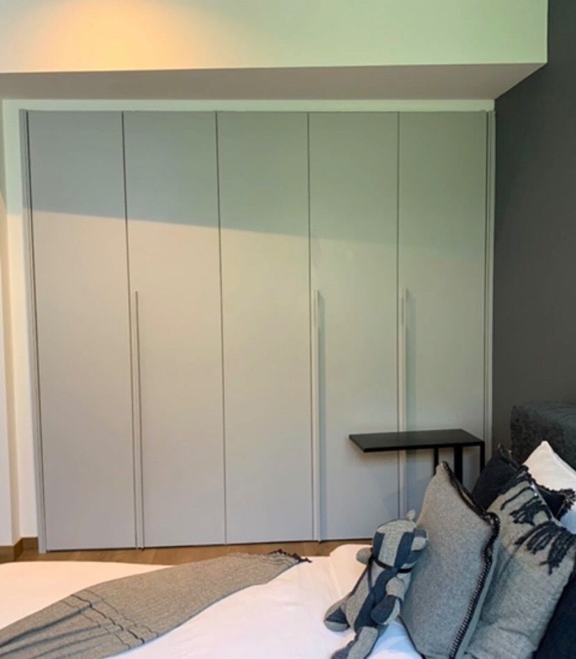 15 of 34: Clóset de blancos