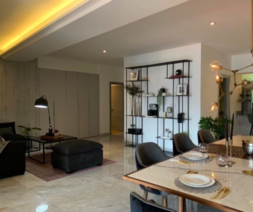 13 of 34: Family Room