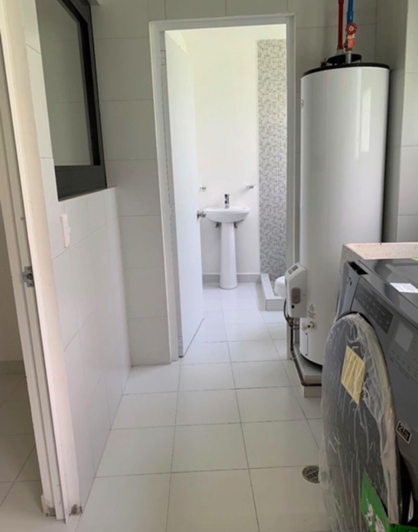 12 of 34: Cuarto de servicio y lavandería