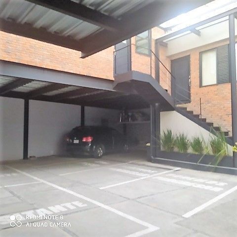 16 of 16: Estacionamiento 