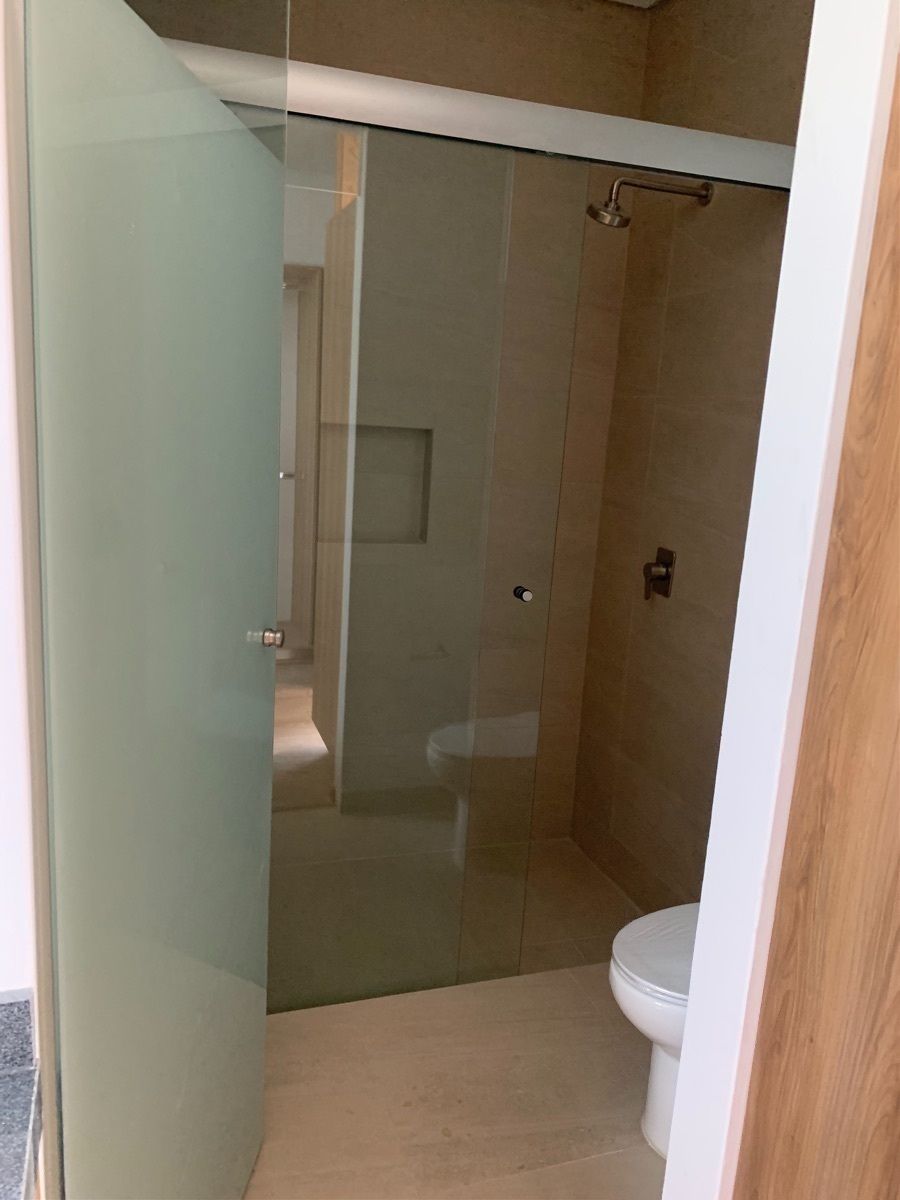 17 of 25: Baño completo 